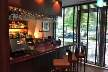 <p>A glimpse into the Ruth's Chris Bar</p>