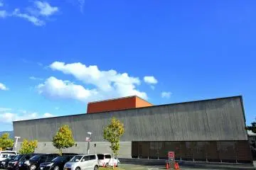 <p>Fukui prefectural library under the blue sky</p>