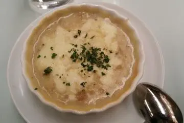 <p>Onion gratin</p>
