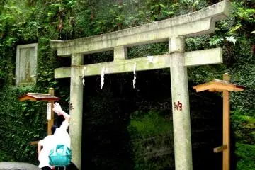 Kamakura Zeniarai Benzaiten Shrine 
