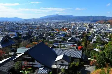 The mausoleum of Toshogu Shrine has a commanding view of the northern area of Kyoto