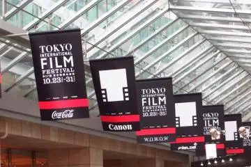 <p>Di seluruh Roppongi Hills anda dapat melihat poster festival</p>
