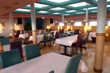 The truck drivers ate a set meal&nbsp;in a separate room. The soldiers ate a set meal in the back of the main restaurant.