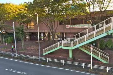 <p>สวนพฤกษศาสตร์โอะฟุนะมองจากที่จอดรถ</p>