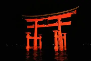 <p>The main pillars are made of natural camphor, and the side pillars are made of cedar</p>