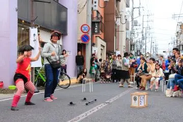 <p>Des spectacles de rue</p>