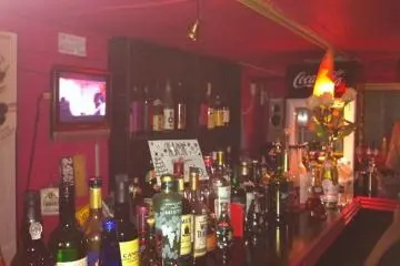 <p>Le comptoir du Hip bar</p>
