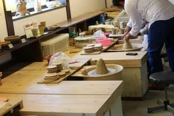 전동 놀로의 요령이 필요한데, 익숙해지면 마무리가 깨끗해진다. 준비는 전문인력이 알아서 지도해 준다