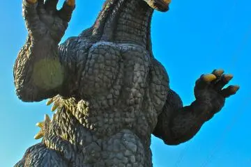 <p>Rawr! Godzilla towers 9-meters high!</p>