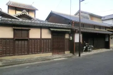 early house made of clay and wood