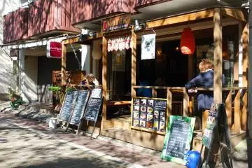 <p>This lovely place calle Water is frequented by both locals and foreigners.</p>