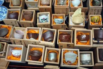 <p>Japanese pottery</p>