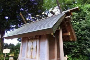 I really love the design of this wooden architecture!