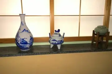 <p>L'h&ocirc;tel est rempli d'objets d'art</p>