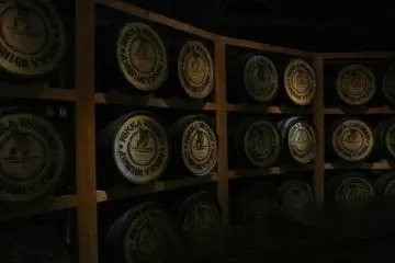 Old barrels on display (Photo: Yoshiko Toyama)