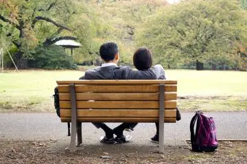 Capturing a couple's moment in Shinjuku Gyoen