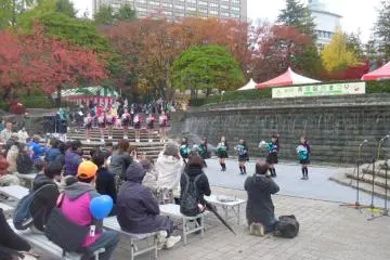 <p>Kotodai-koen also sees performances, as groups from Aoba showcase their talent and hard work</p>