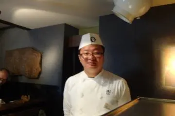 Ginza Isomura's head "kushiage" chef.