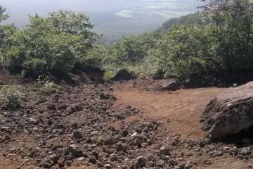 <p>Le d&eacute;but du sol volcanique</p>