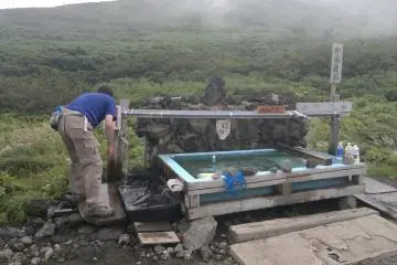 <p>La source d'eau</p>