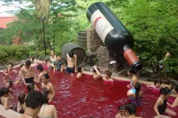 Open-air Wine Bath