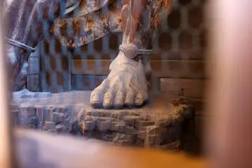 La estatua del Rey Guardian Nio posee detalles increíbles