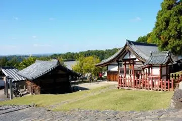 Edificaciones mas pequeñas alrededor del Salón Nigatsudo