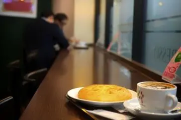 <p>Most people come here for a lunch meeting</p>