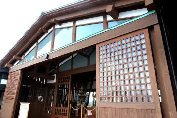 Gallery image