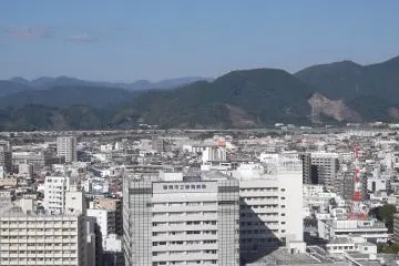 <p>Looking north on a sunny day</p>