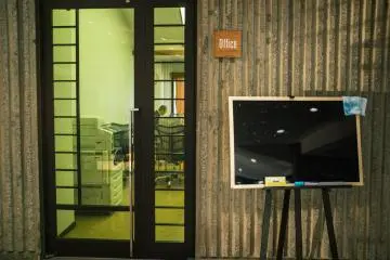 Office/Study area for those who want a quiet time to concentrate and not be disturbed