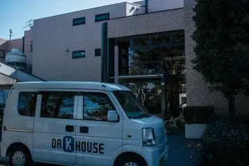 Oakhouse Higako&nbsp;Sports is the biggest out of all Oakhouse branches in Tokyo