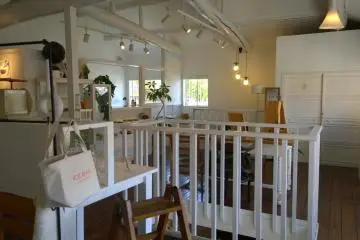 <p>ชั้นสองของร้านเป็นร้าน Zakka เก๋ๆ ด้วย</p>