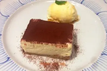 <p>Traditionalists would love the Tiramisu</p>