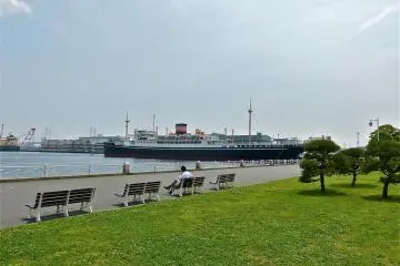 And from the benches to the right is the Hikawa-maru ocean liner