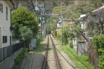 <p>The approach to Gokurakuji tunnel</p>