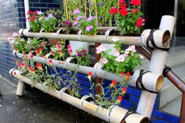 <p>I found this ingenious and very artistically made plant holder.</p>