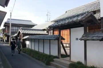 <p>Kadoya หนึ่งใน Art House Project แห่งย่าน Honmura และนี่ก็คือโปรเจ็คแรกของ Art House Project นั่นเอง</p>