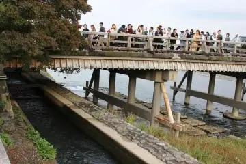 토게츠교는 관광객들에게 인기가 있다