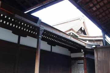 <p>the buildings attached to shodaibu-no-ma through Mikurumayose.</p>