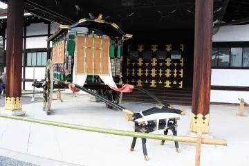 <p>Shinmikurumayose was built on the occasion of the enthronement ceremony of the Taisho Emperor in 1915.</p>