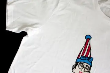 <p>GU T-Shirt เสื้อยืดที่ระลึกของ GU ซึ่งเป็นลายสัญลักษณ์ของโอซาก้าและมีขายที่สาขานี้สาขาเดียวเท่านั้น และสำหรับลาย Kuidaore นี้ก็คือลายที่ขายดีที่สุดนั่นเอง</p>