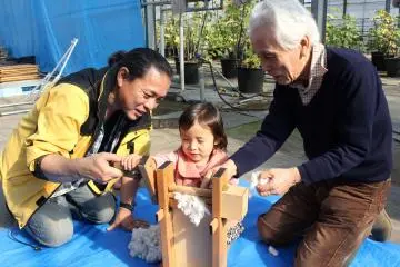 <p>Have fun with the miniature cotton mill</p>