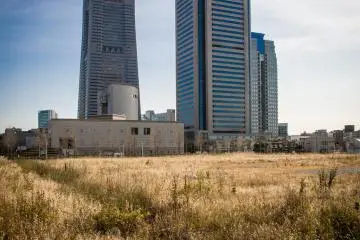 Landmark Tower (left), Yokohama’s symbol.