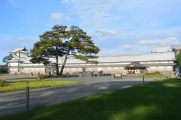 <p>Kanazawa Castle</p>