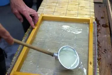 <p>Forming the layer. We should start from the edges.</p>
