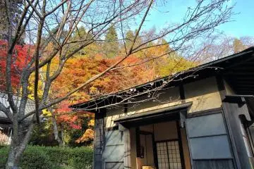 작은 산게츠로는 에치젠시 카교공원에 있다