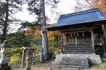 산꼭대기에 있는 콘피라 신사의 작은 본관