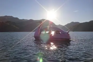 <p>Cute boat!</p>