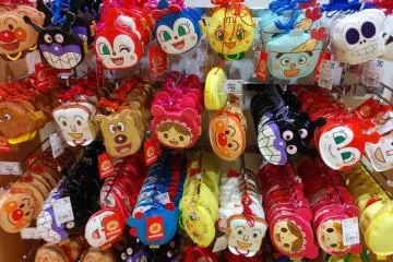 <p>How about some character goods?</p>